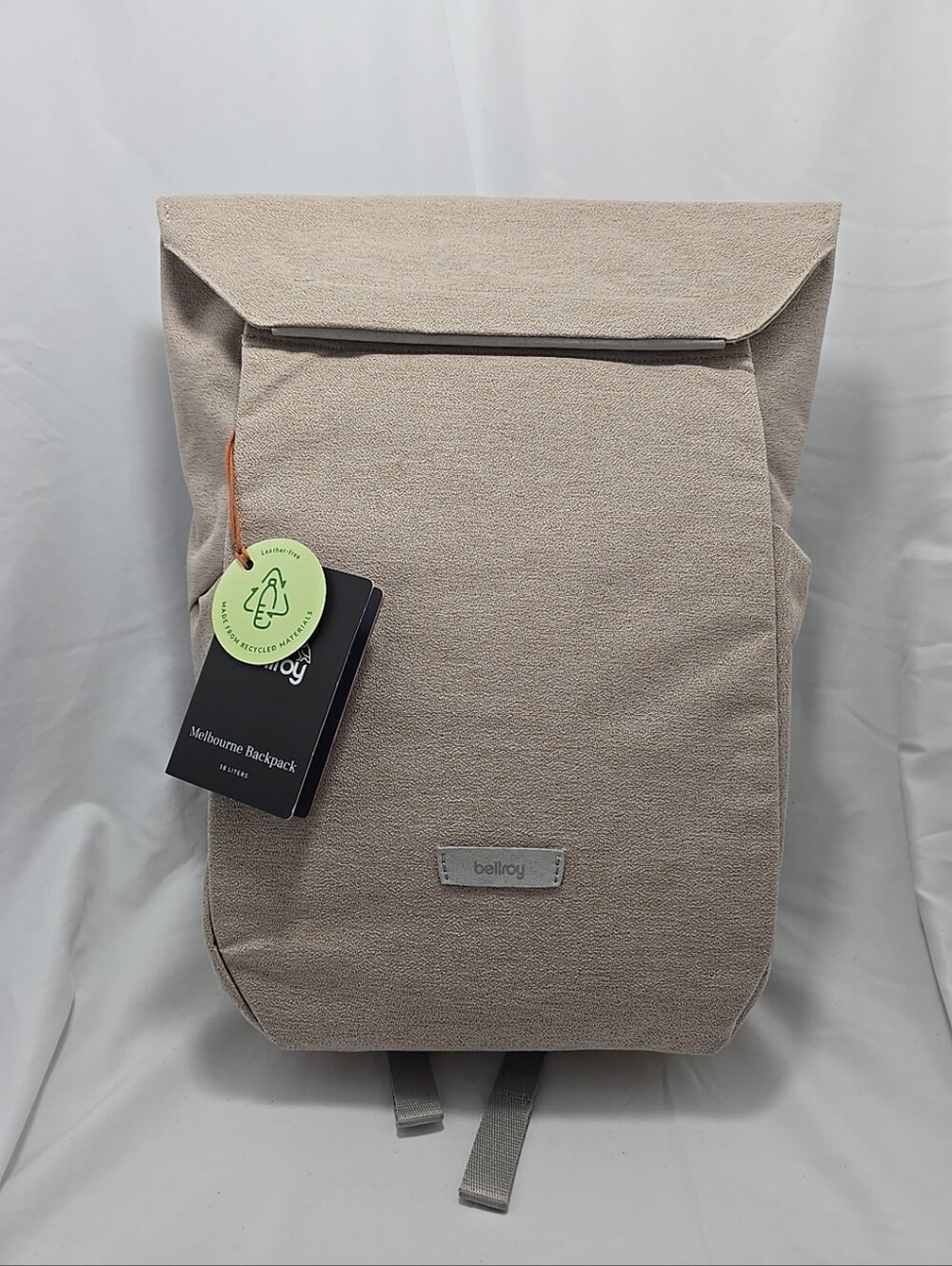 NWT Bellroy 18 Liters Melbourne Backpack Leather Free  Beige Saltbush Unisex